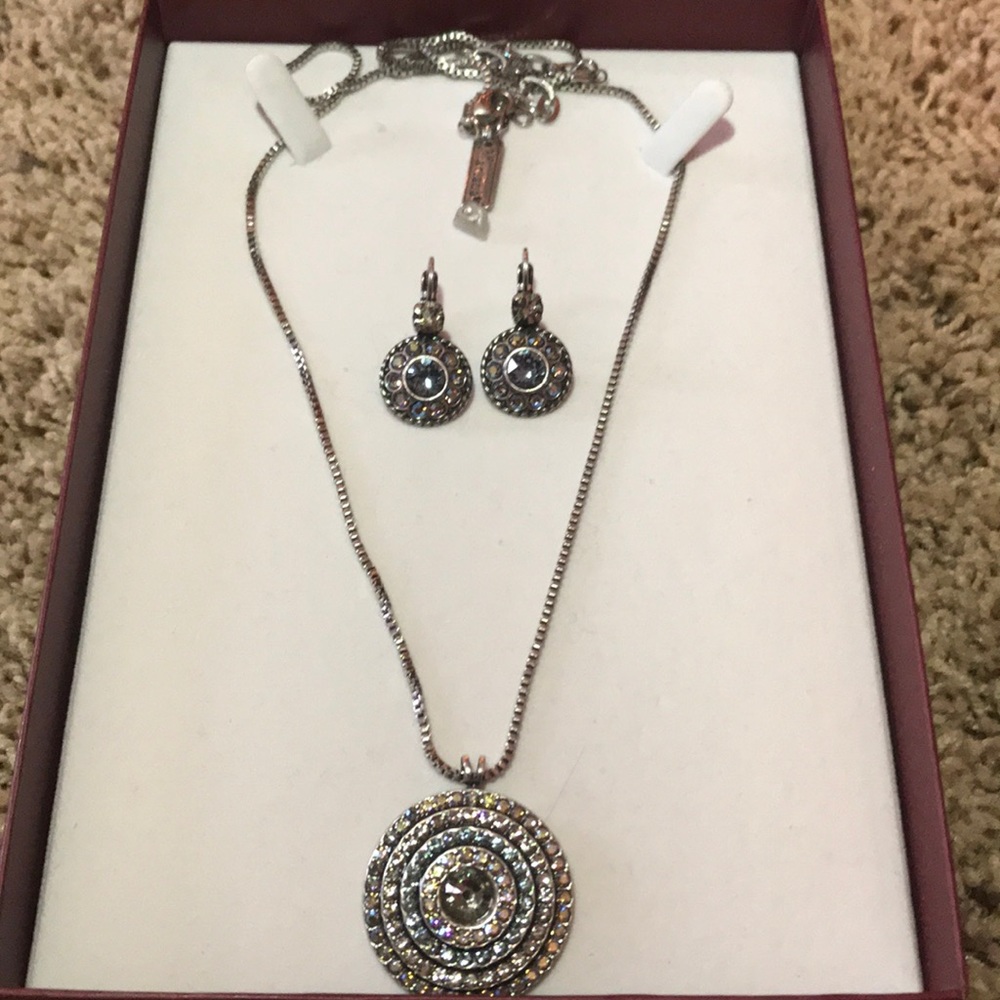 2-Set of Mariana Necklace and earrings